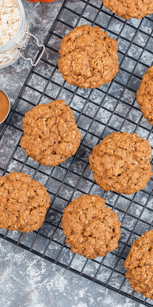 soft chewy easy brown butter pumpkin oatmeal cookies with cinnamon and nutmeg fall cookies fall snacks fall treats thanksgiving cookies thanksgiving treats thanksgiving snacks thanksgiving recipes fall recipes pumpkin cookies pumpkin treats pumpkin spice cookies oatmeal cookies fall oatmeal cookies