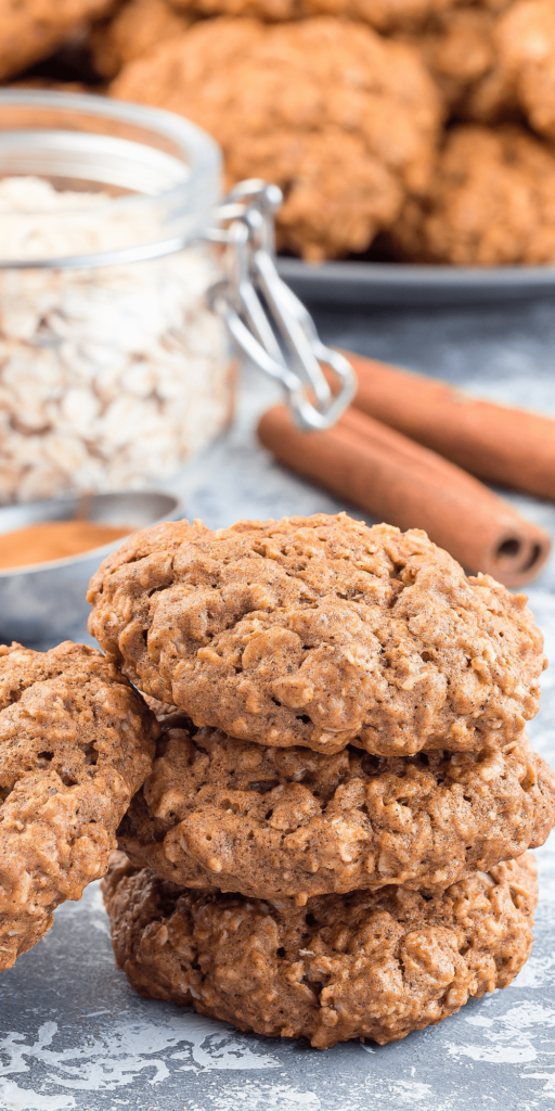 soft chewy easy brown butter pumpkin oatmeal cookies with cinnamon and nutmeg fall cookies fall snacks fall treats thanksgiving cookies thanksgiving treats thanksgiving snacks thanksgiving recipes fall recipes pumpkin cookies pumpkin treats pumpkin spice cookies oatmeal cookies fall oatmeal cookies