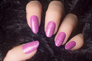 Cute Trending Pink Glitter Nails For Valentine’s Day